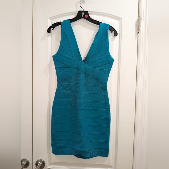 15. NWT HERVE LEGER V NECK MINI BANDAGE DRESS IN TURQUOISE - Picture 8 of 10